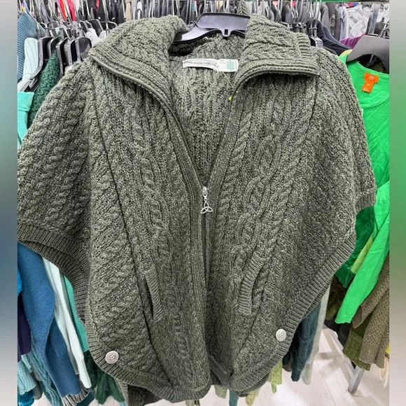 Aran crafts made in Ireland 100% merino wool shawl sweater S/M full zipper - Picture 8 of 8